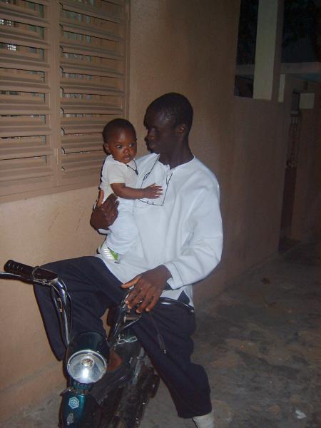 bon lui c mon neveu ibrahima il a 9 mois